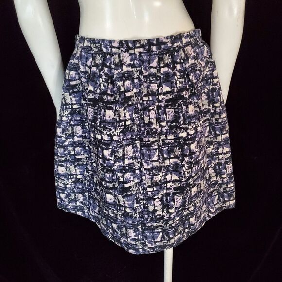 Michael Kors Blue, Purple, & White Skirt with Pockets (4) - Picture 4 of 5